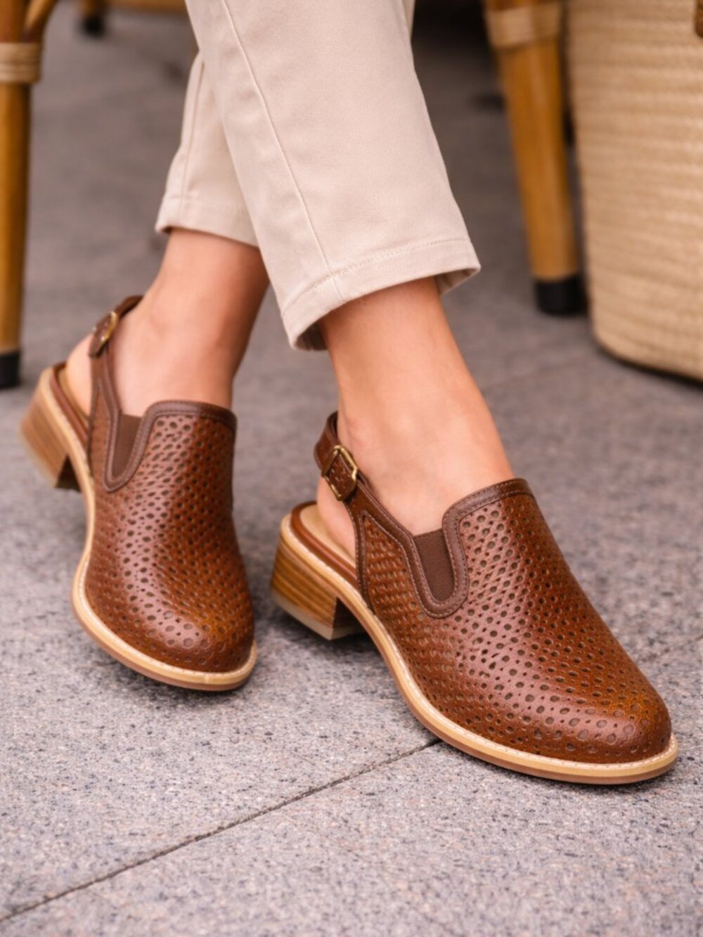 Tanguis Perforated Leather Slingback Flats Brown – Women’s Size 6 – Breathable